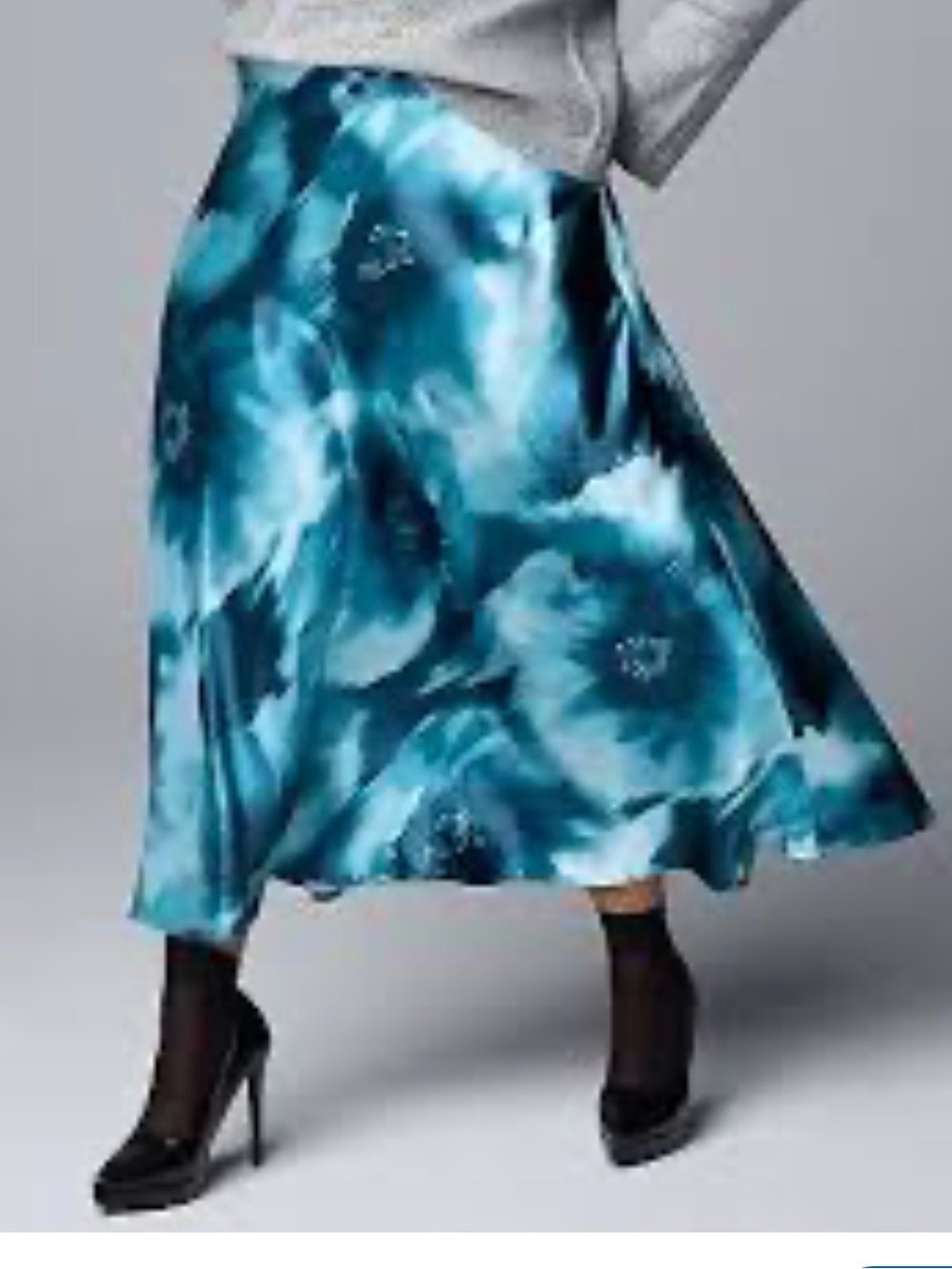 2 for $20 sale: Simply Vera , Vera wang satin black blue floral maxi skirt - S